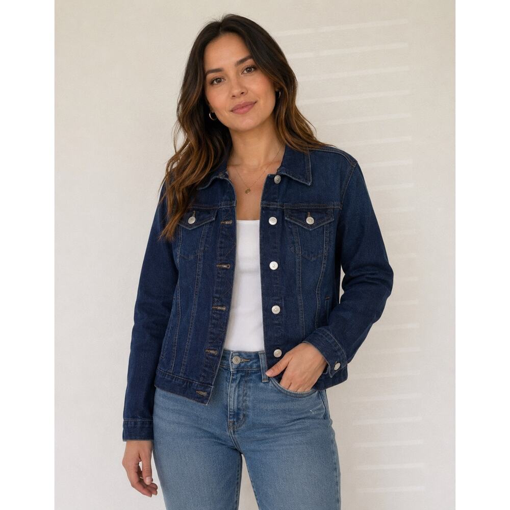 Women’s Dark Wash Denim Jacket Outfit – Casual Chic Fashion Look